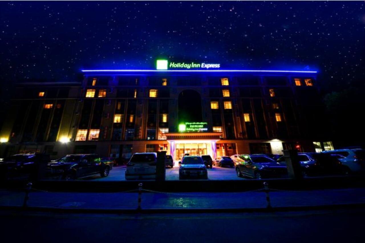 Holiday Inn Express Lhasa Potala Palace, An Ihg Hotel Buitenkant foto